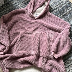 Plush Mauve Hooded Sweatshirt for Women